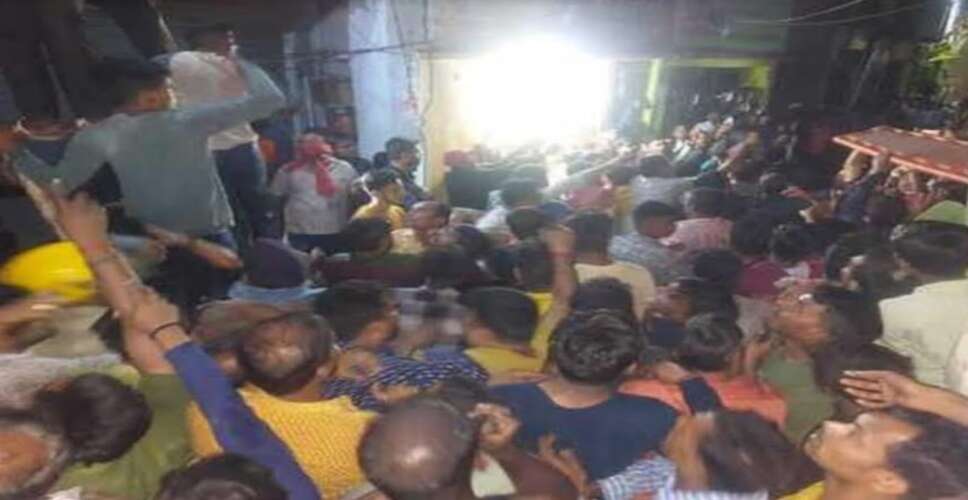 धनबाद में जेनरल स्टोर में लगी भीषण आग, एक ही परिवार के तीन की मौत