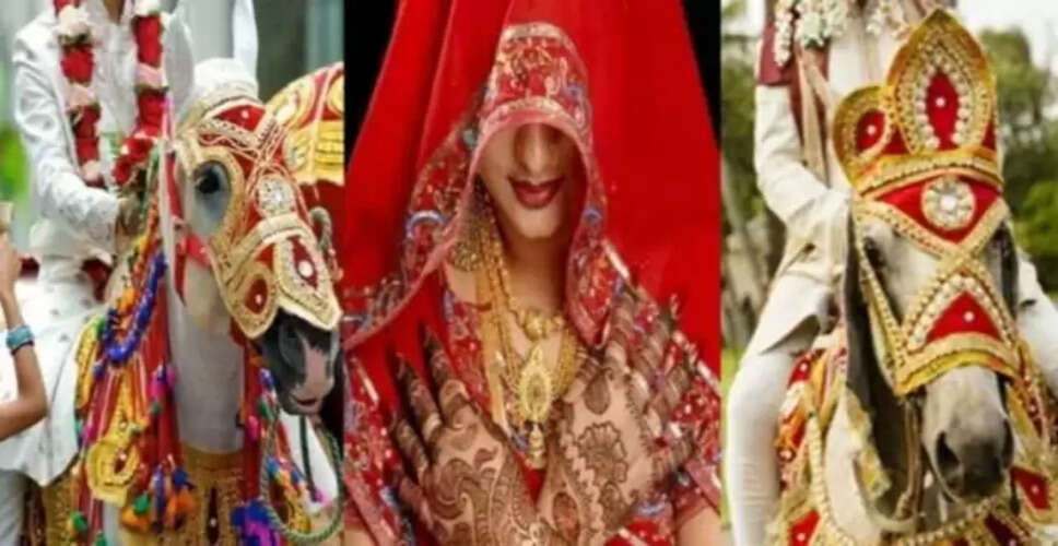 अनोखी शादी: एक दुल्हन और दो दूल्हे, एटा में हुआ अनोखा घटनाक्रम