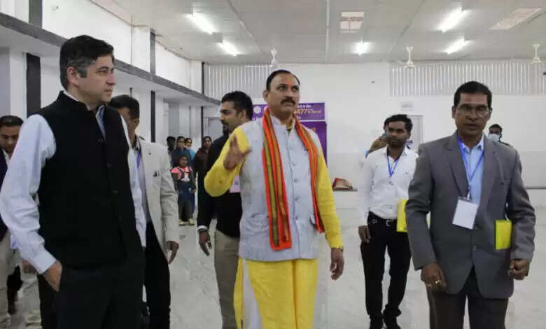 स्वास्थ्य मंत्री का जांजगीर-चांपा अस्पताल का औचक दौरा, नई सुविधाओं का उद्घाटन