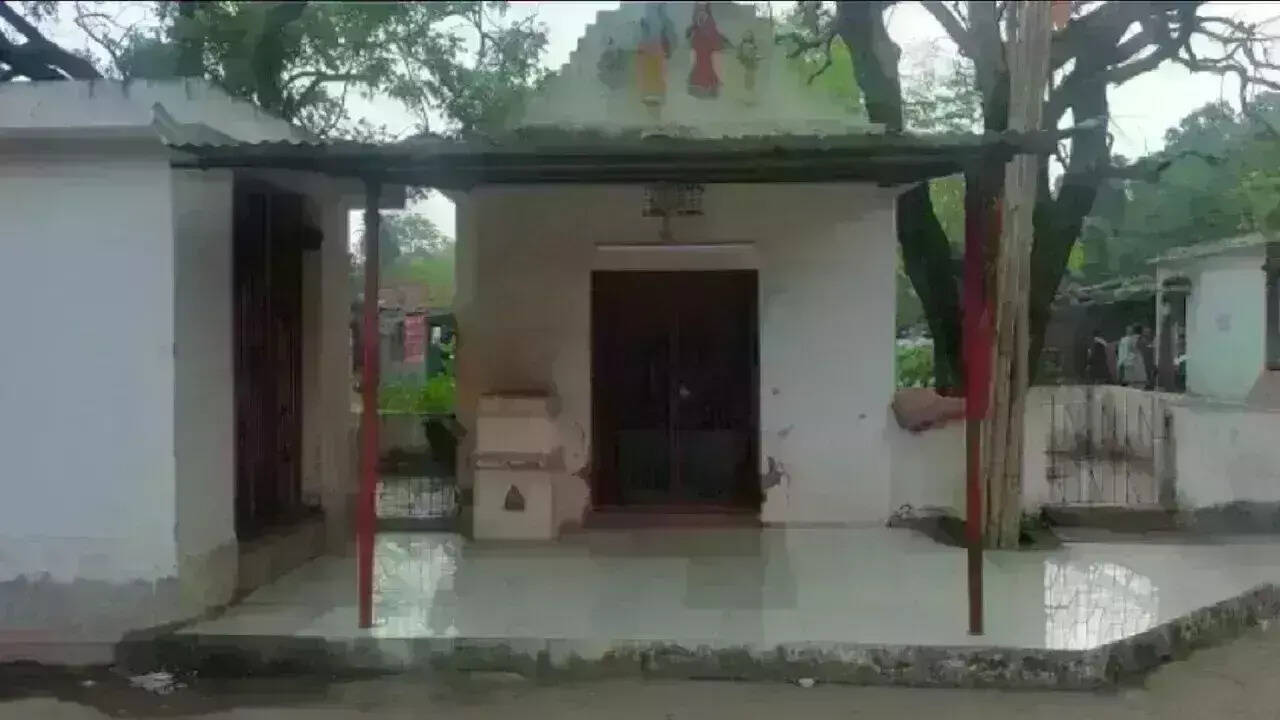 रेलवे ने भगवान हनुमान को भेजा नोटिस, अतिक्रमण हटाने का दिया अल्टीमेटम