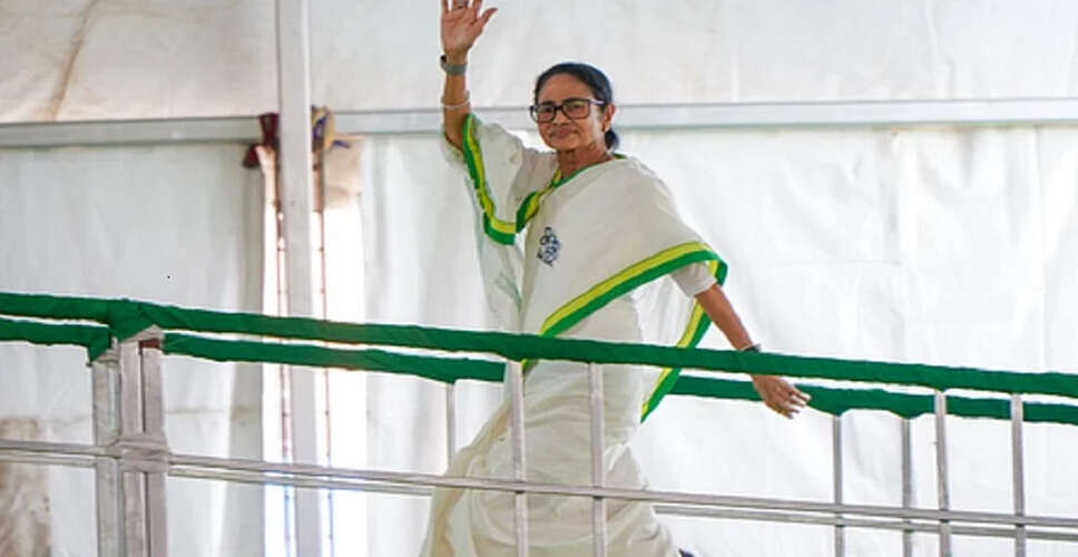 पश्चिम बंगाल की राजनीति में संघ और ममता बनर्जी के बीच टकराव