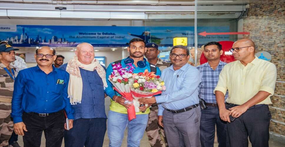 ओडिशा के जेवलिन स्टार किशोर जेना का घर लौटने पर जोरदार स्वागत