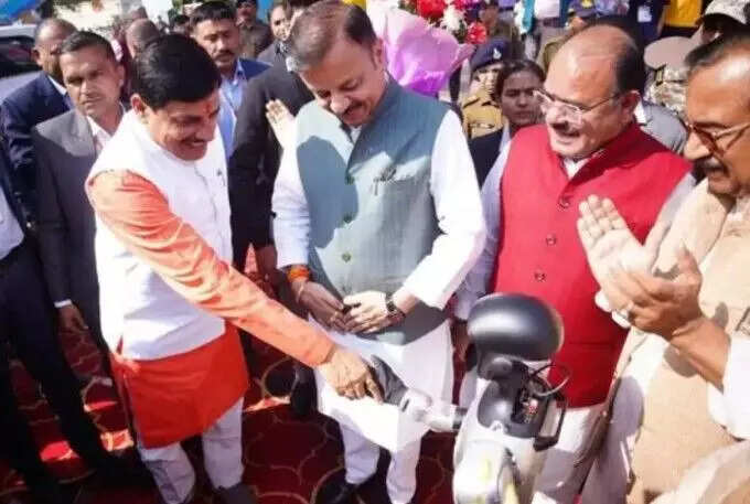 भोपाल में 52वीं राष्ट्रीय बाल वैज्ञानिक प्रदर्शनी का उद्घाटन