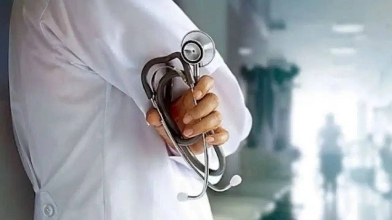 कर्नाटक में नर्स की आत्महत्या का मामला: कोर्ट ने डॉक्टर के खिलाफ FIR रद्द की