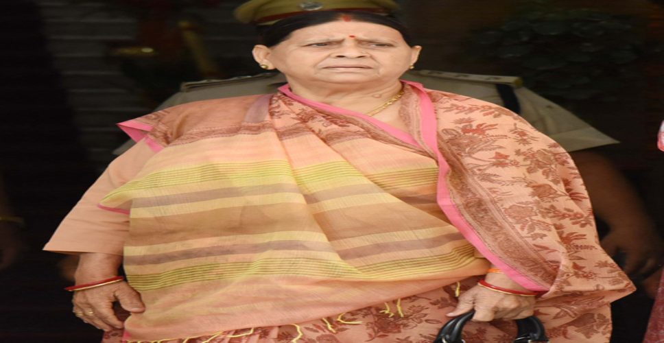 नौकरी के बदले जमीन घोटाला मामला: बिहार की पूर्व मुख्यमंत्री राबड़ी देवी व दो बेटियों को अंतरिम जमानत
