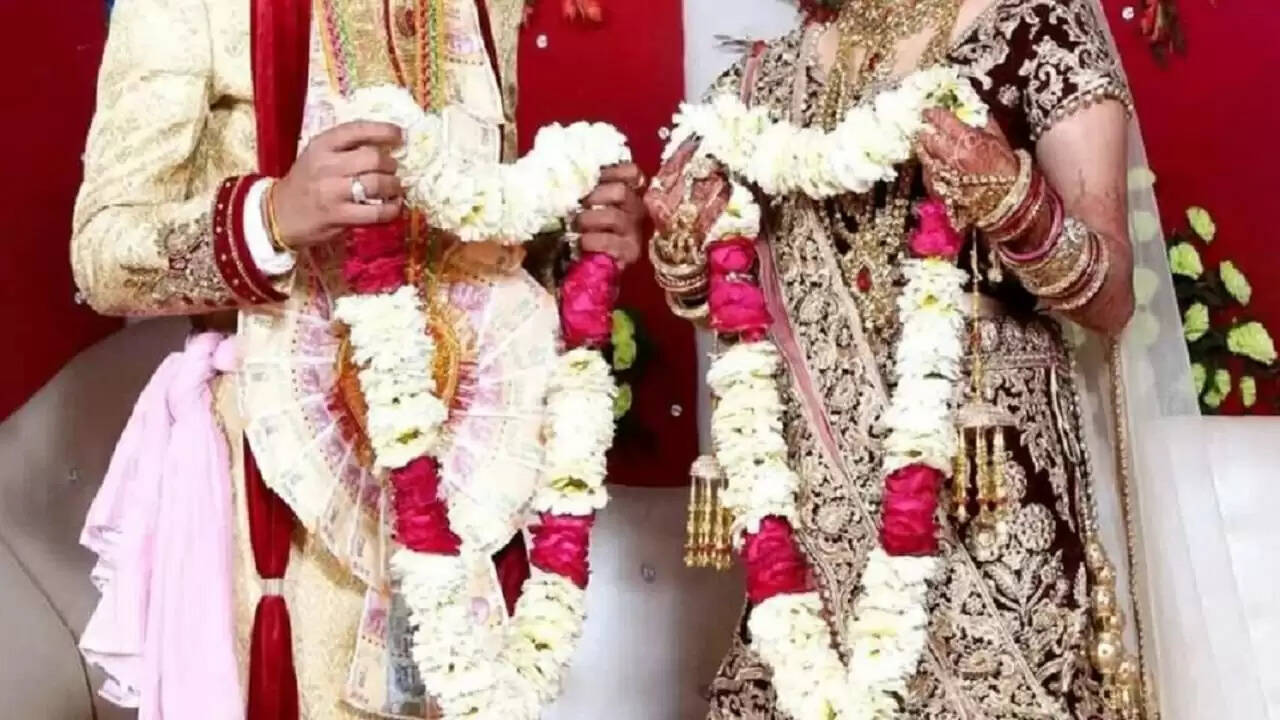 युवक की प्रेमिका से मिलने की कोशिश ने बदल दी किस्मत