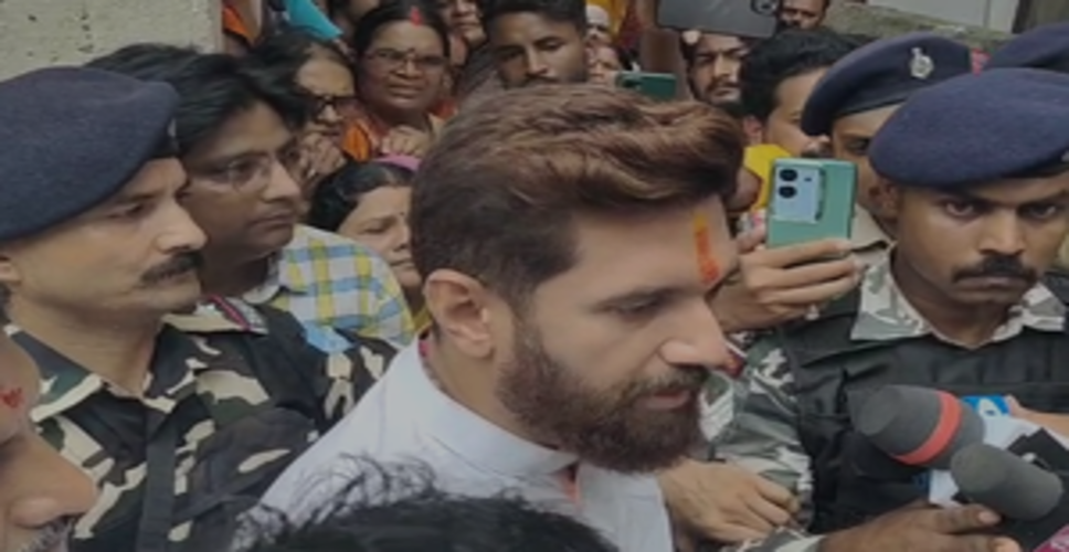 बिहार के बाढ़ग्रस्त जिलों का चिराग पासवान ने किया दौरा, बोले- 'राहत पंहुचाना हमारी प्राथमिकता'