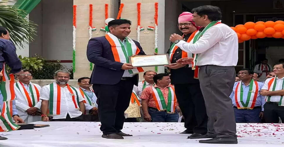 जयपुर में स्वतंत्रता दिवस समारोह: एसएमएस हॉस्पिटल में कर्मचारियों को सम्मानित किया गया