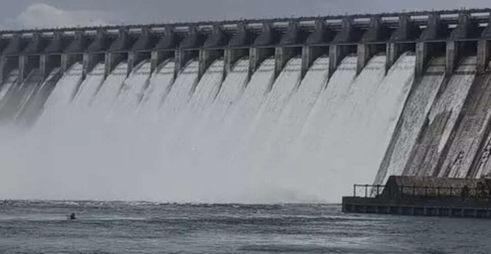 नागार्जुन सागर डेम में पानी छोड़ने के लिए गेट खोले गए