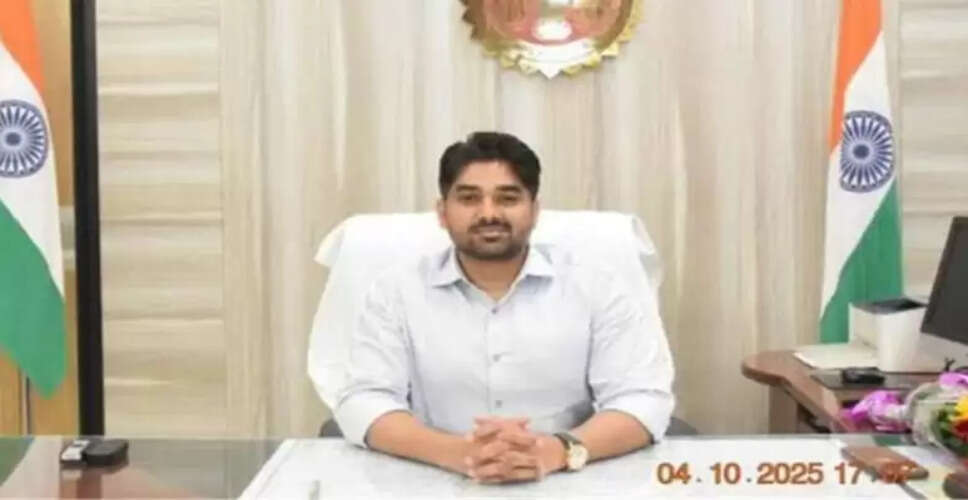 सिंगरौली कलेक्टर का विद्यालय निरीक्षण: प्राचार्य को नोटिस जारी