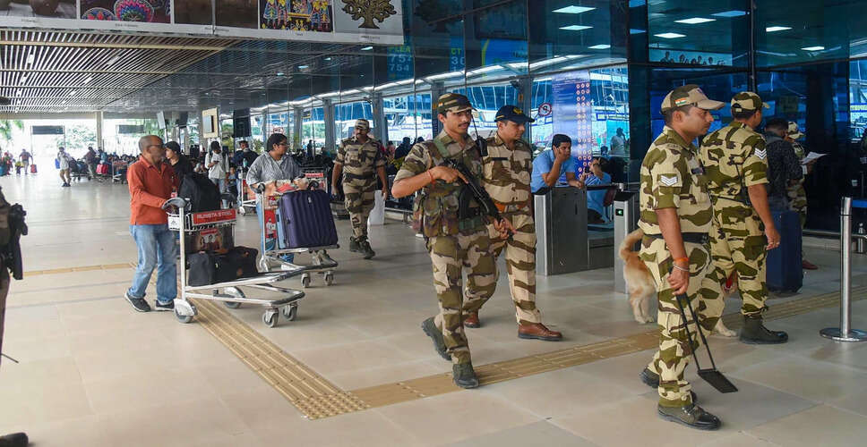 पटना हवाई अड्डे पर बम की धमकी के बाद सुरक्षा में वृद्धि