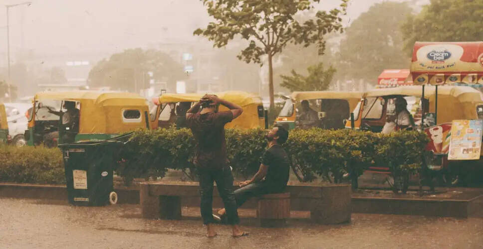 मार्च की बारिश का स्वास्थ्य पर प्रभाव: शरीर की आंतरिक घड़ी में बदलाव