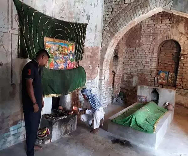 लुधियाना के हेडों बेट गांव में हिंदू समुदाय की मस्जिद की देखभाल