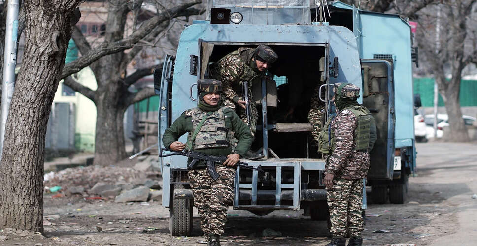 किश्तवाड़ में आतंकवादियों के खिलाफ सुरक्षा बलों का अभियान जारी