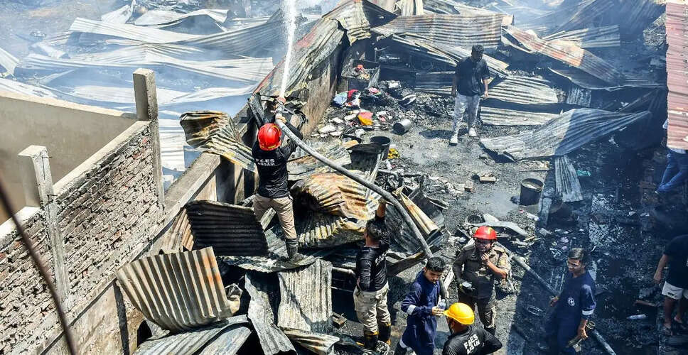 दिल्ली में आग की घटनाओं से बढ़ी चिंता, 21 लोगों की मौत