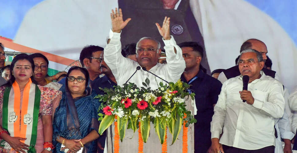 कांग्रेस अध्यक्ष ने मोदी सरकार पर मनरेगा के खिलाफ हमले का आरोप लगाया
