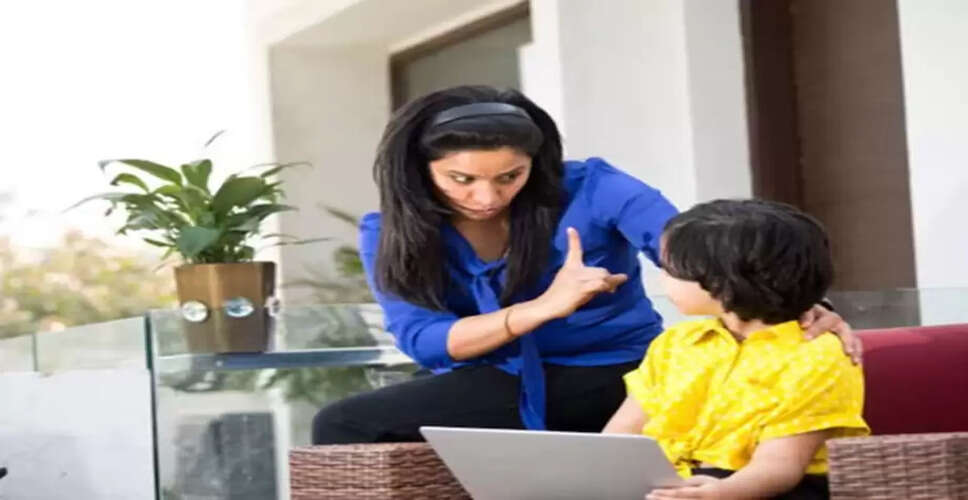 बच्चों के आत्मविश्वास को कमजोर करने वाली माता-पिता की आदतें