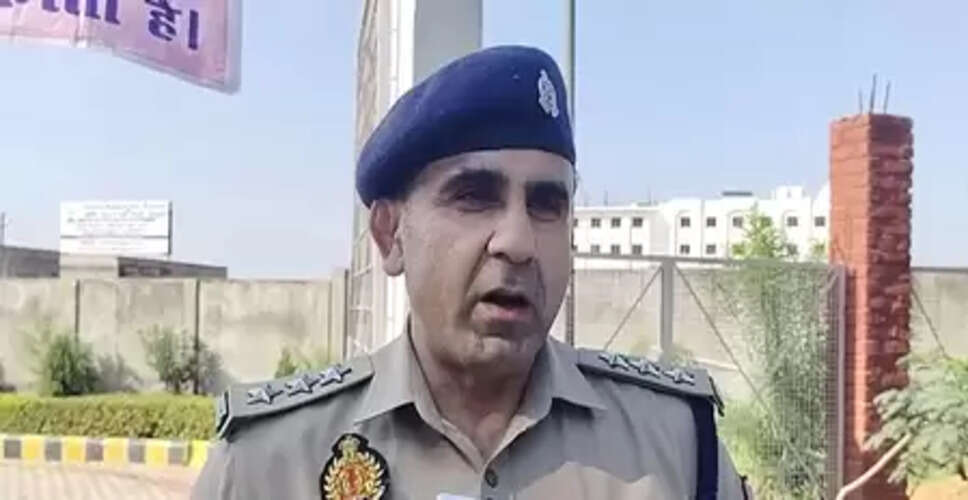 अंतरराष्ट्रीय योग दिवस: चंदौसी के सीओ अनुज चौधरी ने योग को जीवनशैली बनाने का दिया संदेश