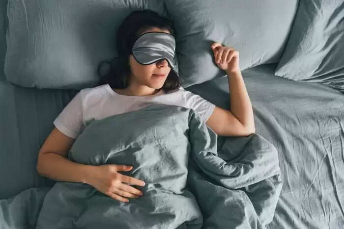 पैर की नस चढ़ने के कारण और उपाय: जानें कैसे पाएं राहत