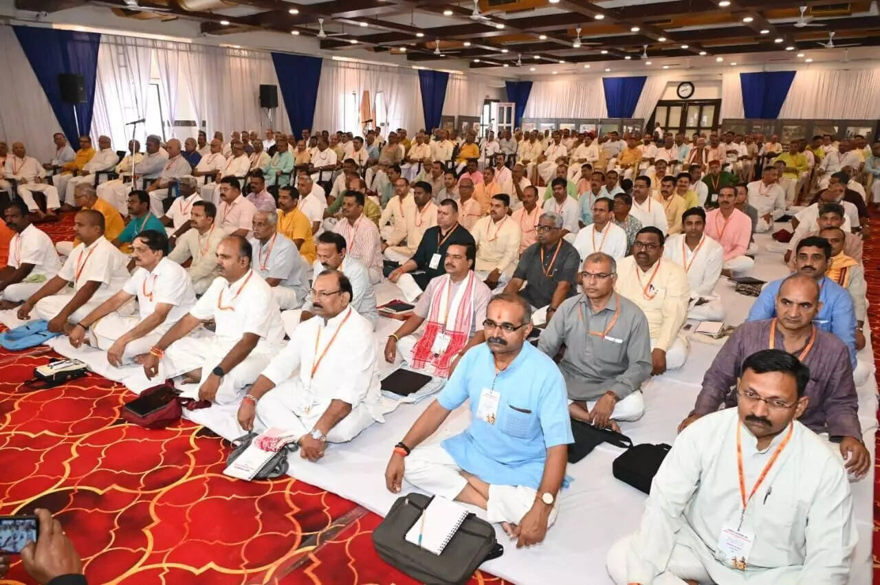 राष्ट्रीय स्वयंसेवक संघ की बैठक में महत्वपूर्ण मुद्दों पर चर्चा