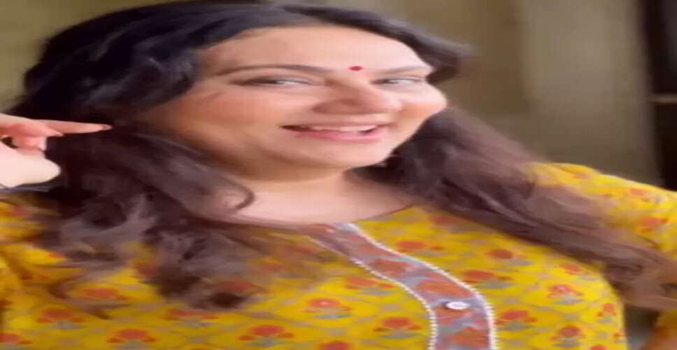 'झुमका गिरा रे' गाने पर दीपिका चिखलिया का डांस, फैंस भी लुटा रहे प्यार