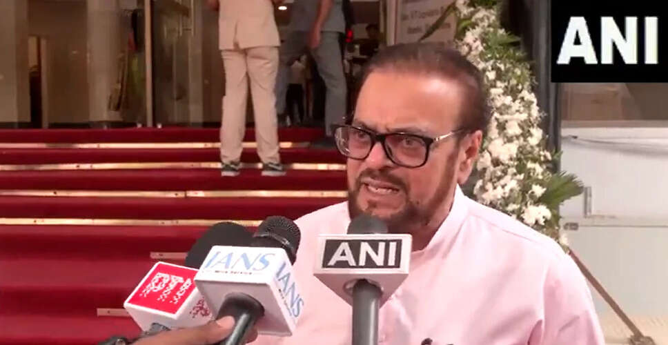 महाराष्ट्र में हिंदी को तीसरी भाषा बनाने पर विवाद बढ़ा