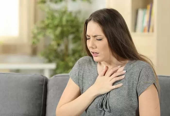 अस्थमा के शुरुआती लक्षण: जानें कब डॉक्टर से संपर्क करें