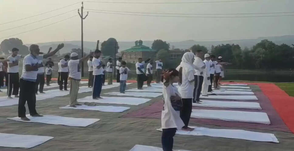 BSF का योग सत्र: बारामुला में सामुदायिक स्वास्थ्य को बढ़ावा