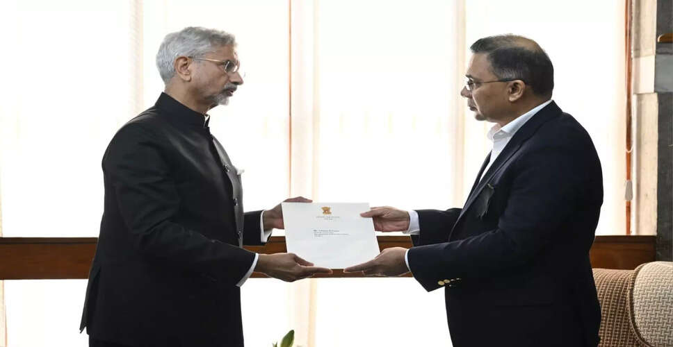 भारत-बांग्लादेश संबंधों में सुधार, लेकिन सुरक्षा चुनौतियाँ बनी हुई हैं