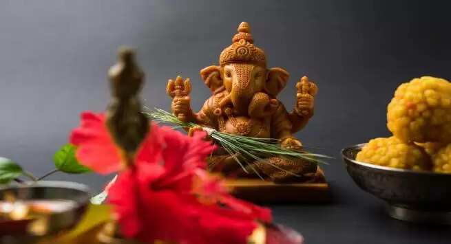 गणेश चतुर्थी पर दूर्वा चढ़ाने का महत्व और लाभ