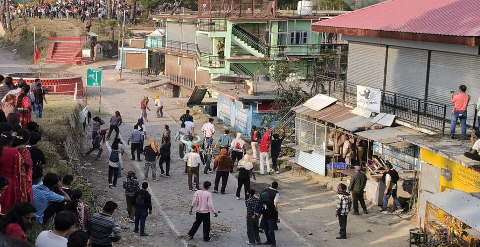 बेंगलुरु में धार्मिक शोभायात्रा पर पत्थरबाजी, पुलिस ने की कार्रवाई