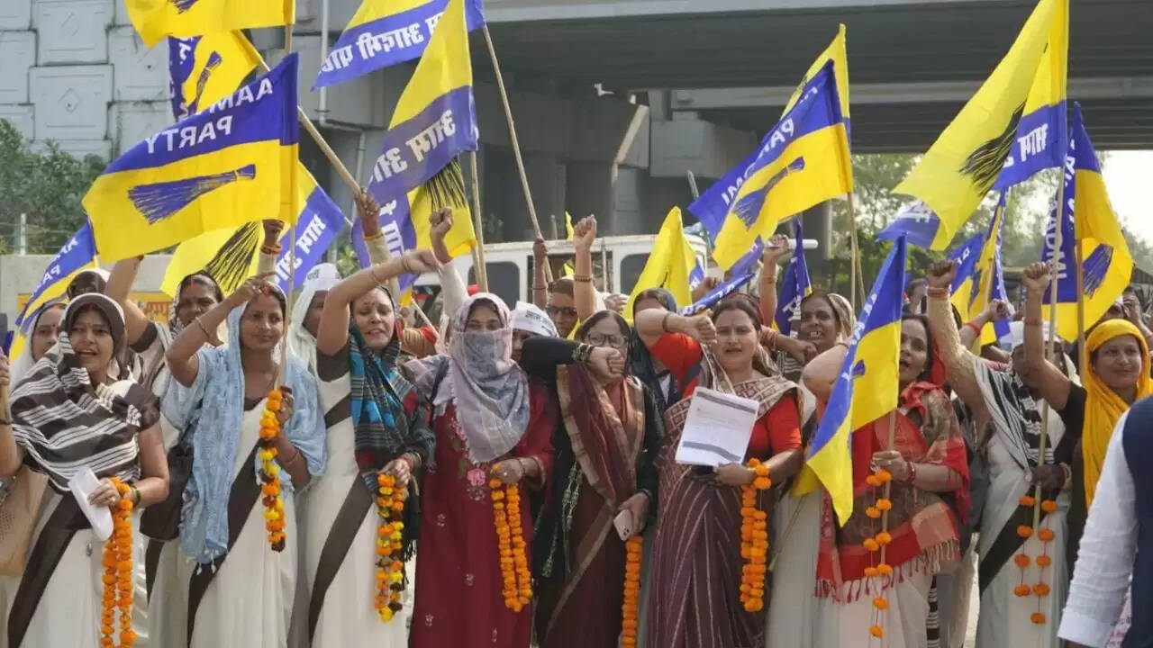 उत्तर प्रदेश में आम आदमी पार्टी की पदयात्रा: बेरोज़गारी और अन्याय के खिलाफ आवाज़ उठाई गई