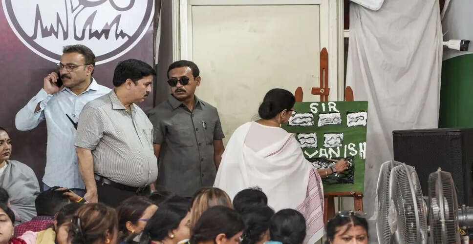 पश्चिम बंगाल चुनाव 2026: M फैक्टर से SIR की ओर बदलाव