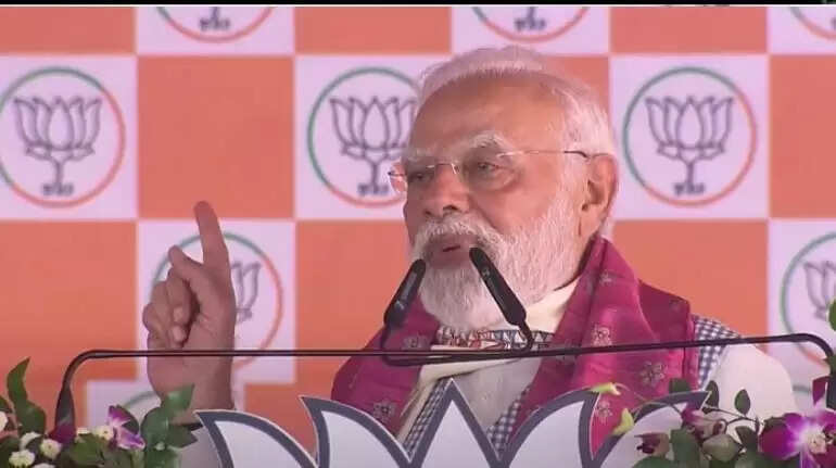 बिहार चुनाव में पीएम मोदी का महागठबंधन पर तीखा हमला