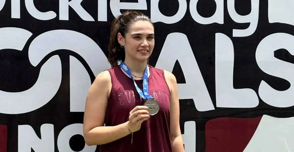 डैनियेल जोन्स ने पिकलबॉल ज़ोनल्स में जीते दो पदक
