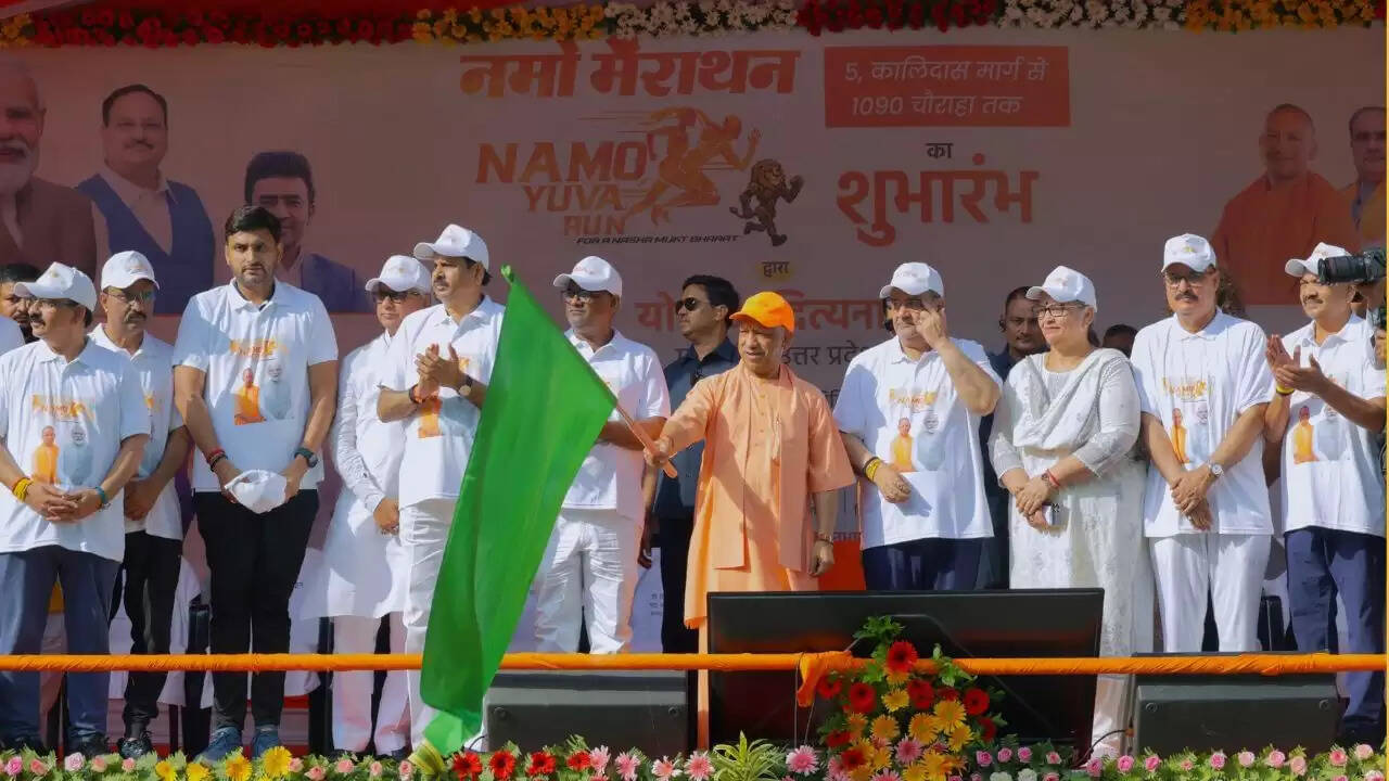 योगी आदित्यनाथ ने नमो युवा रन का उद्घाटन किया, जीएसटी सुधार पर चर्चा