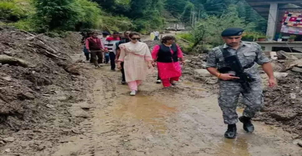 मंडी में तबाही पर कंगना रनौत की लोगों से अपील, 'कठिन समय, करें एक-दूसरे की मदद'