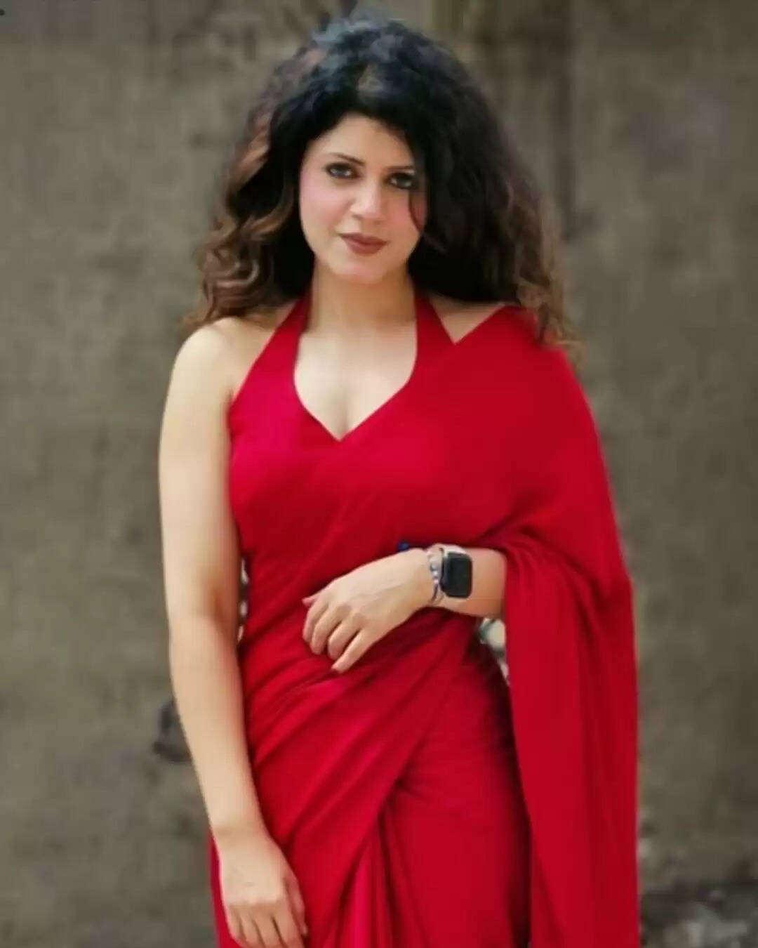 यूपी की डीएसपी प्रियंका वाजपेयी का अनोखा जन्मदिन: रोबोट ने लाया केक