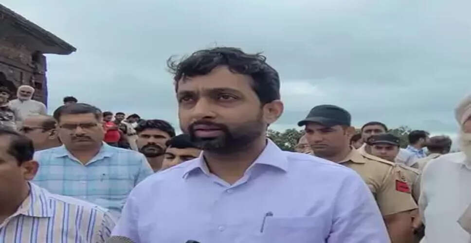 हरियाणा : यमुना नदी में तेज धारा से लकड़ी निकालने गया युवक लापता, प्रशासन ने जारी की चेतावनी