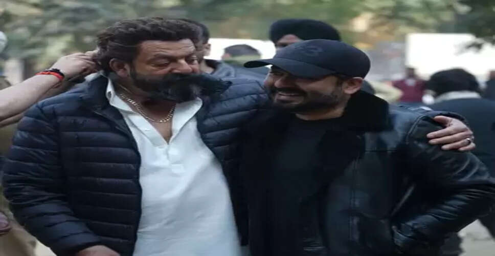 'धुरंधर' के सेट से संजय दत्त के जन्मदिन पर आदित्य धर का खास तोहफा