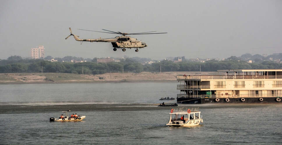 वाराणसी में एनएसजी द्वारा आयोजित आतंकवाद-रोधी मॉक ड्रिल