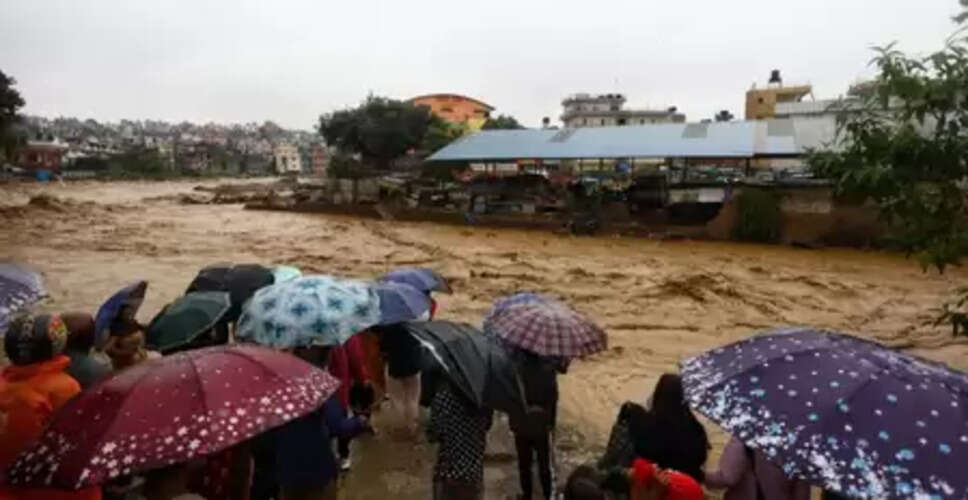 नेपाल-चीन बॉर्डर पर फटा बादल, 18 लोग लापता, सर्च अभियान जारी