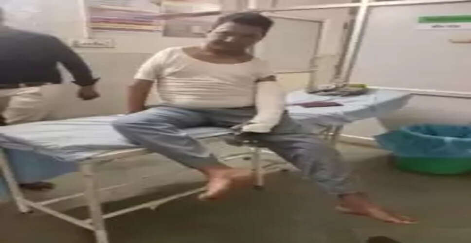 दिव्यांग शिक्षक की संघर्ष कहानी: 75% विकलांगता के बावजूद 50 किलोमीटर दूर पदस्थापना