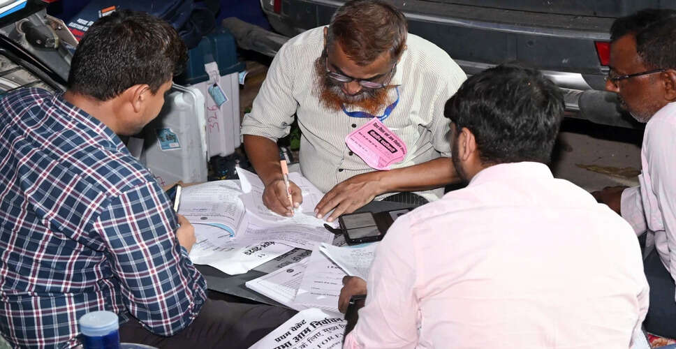 बिहार विधानसभा चुनाव: मतदाता उत्साह और एग्जिट पोल की तैयारी