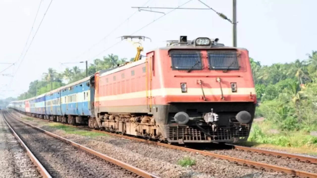 भारतीय रेलवे में किराए में वृद्धि: जानें नई दरें और प्रभाव