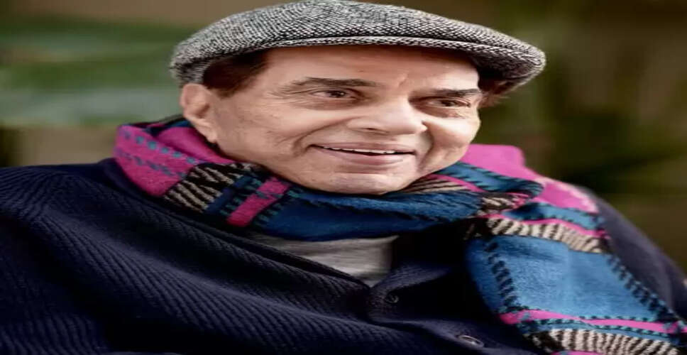 यॉट पर रोमांचक सवारी का आनंद लेते नजर आए धर्मेंद्र