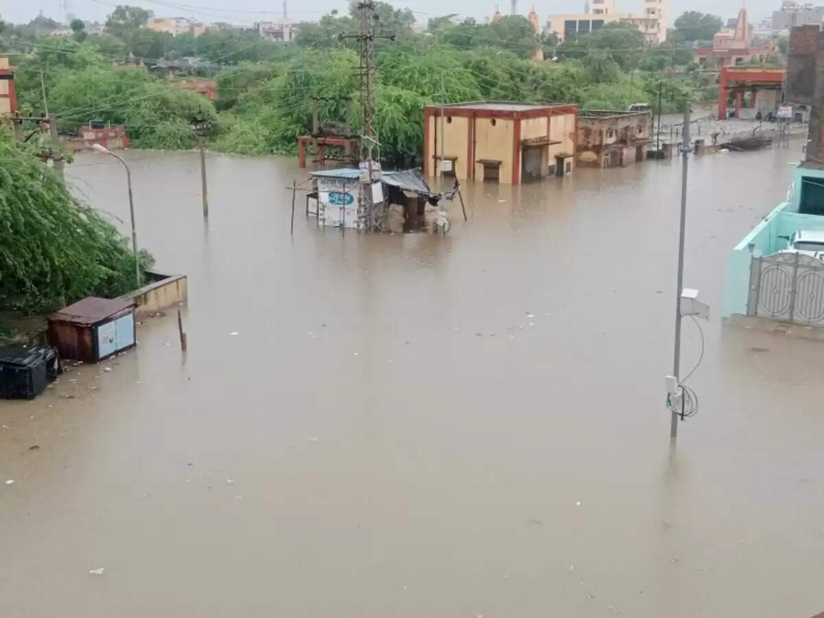 राजस्थान और उत्तर प्रदेश में भारी बारिश से बाढ़ की स्थिति
