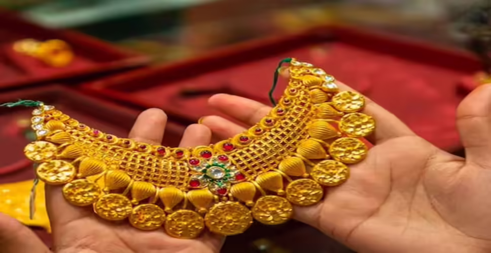 सोने और चांदी की कीमतों में उतार-चढ़ाव: निवेशकों के लिए क्या है आगे?