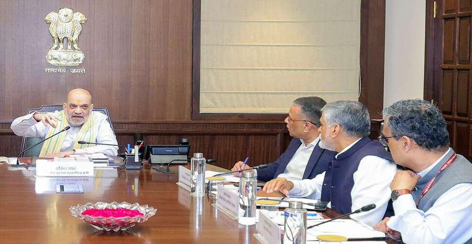 दिल्ली में कार धमाके के बाद सुरक्षा समीक्षा बैठक, दोषियों को सख्त सजा देने का आश्वासन