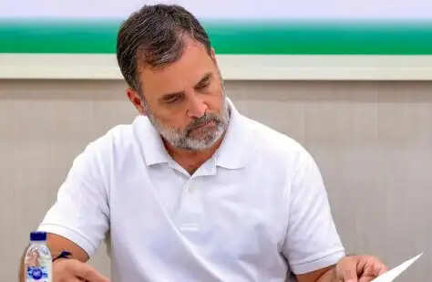 कांग्रेस में मतभेद: राहुल गांधी और वरिष्ठ नेताओं के बीच टकराव